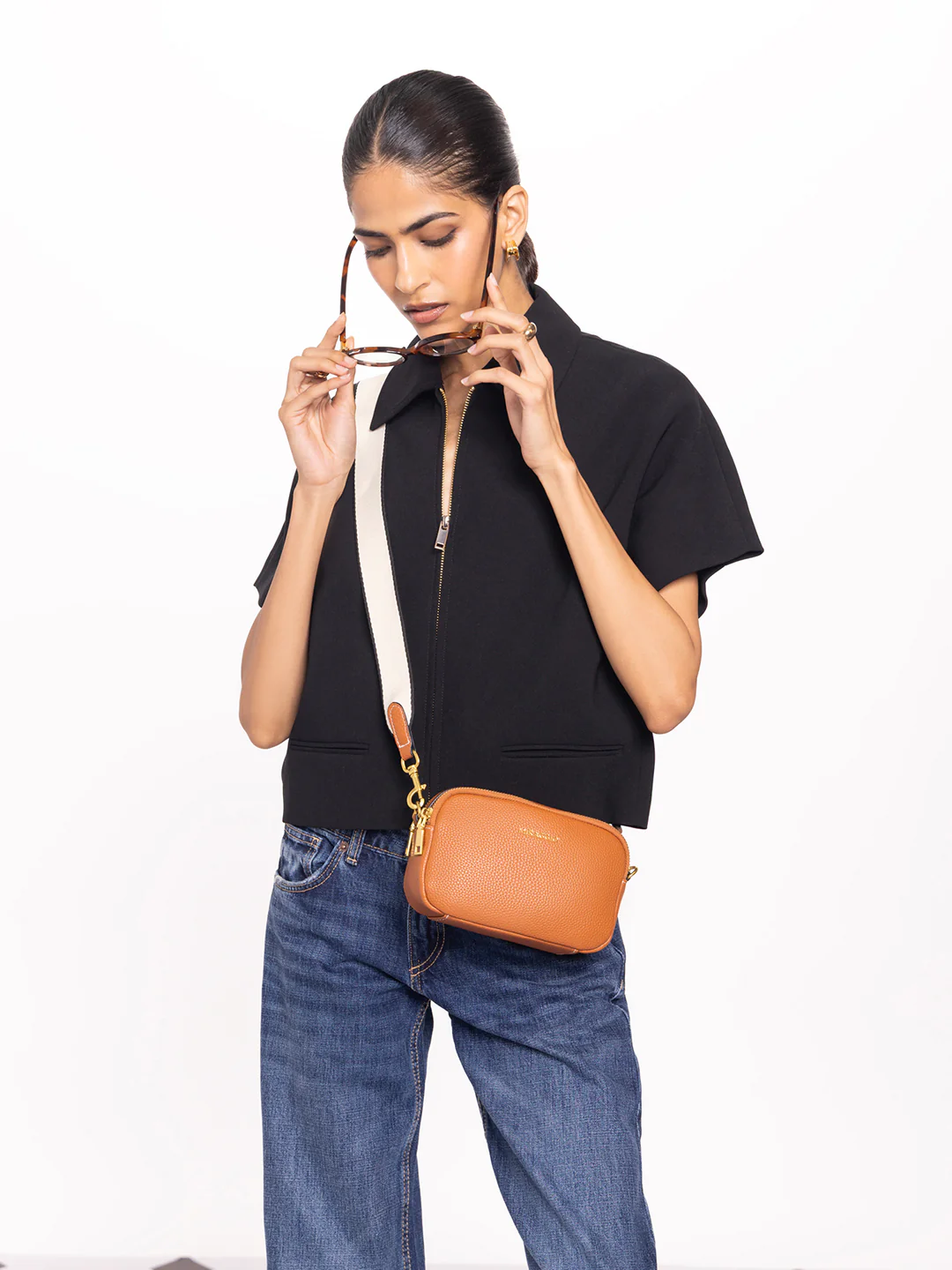 Beck Crossbody Bag - Image 7