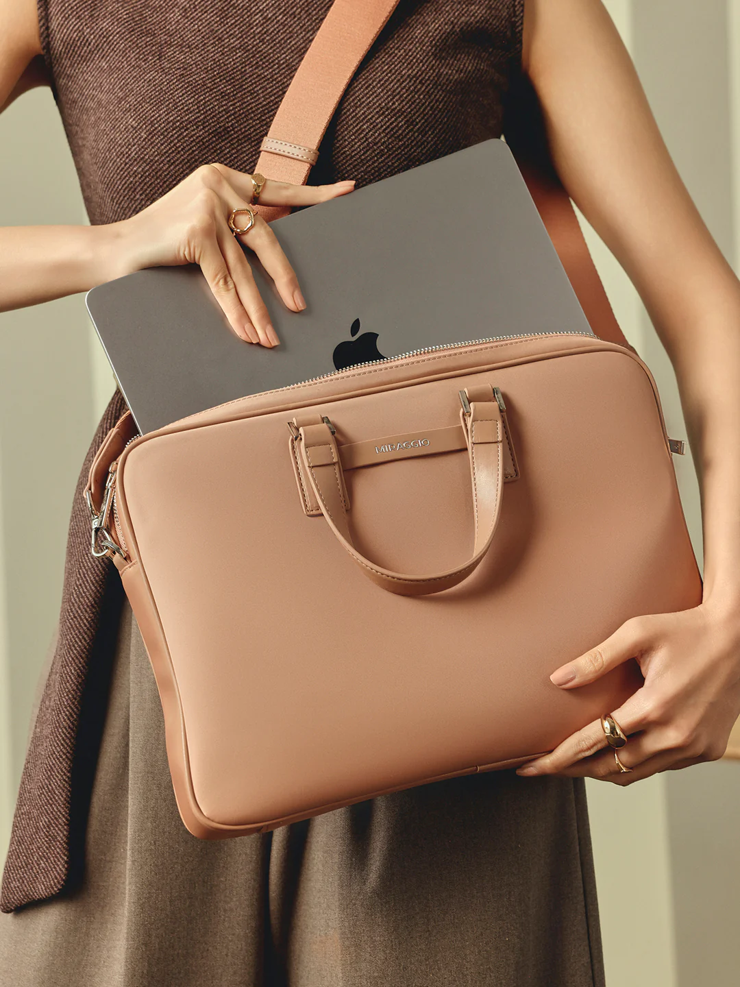 Echo Laptop Bag - Image 7