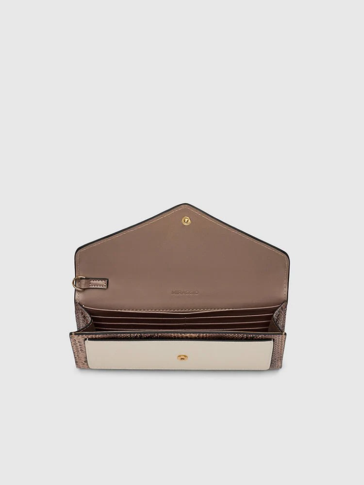 Gemma Travel Wallet - Image 4