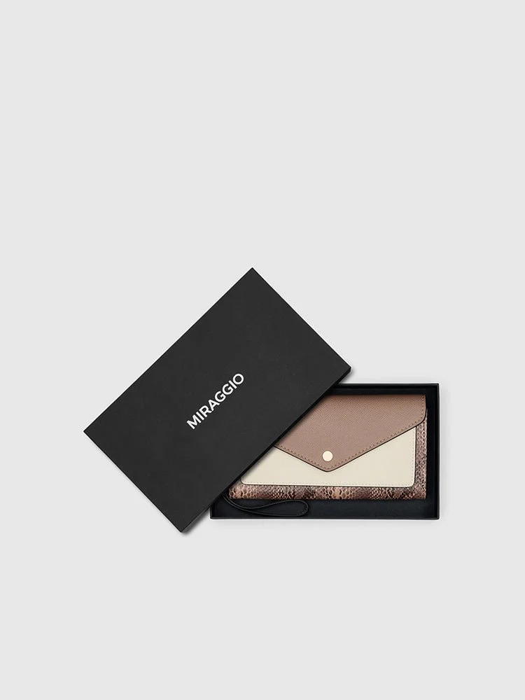 Gemma Travel Wallet - Image 6