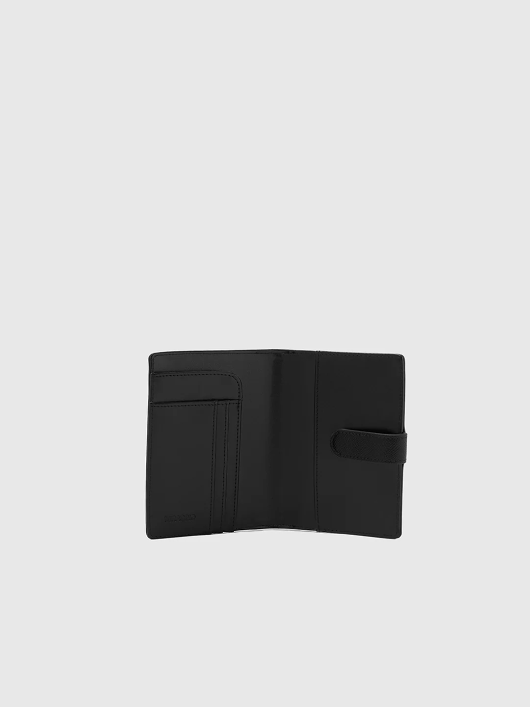 Quinn Passport Cover - Image 4